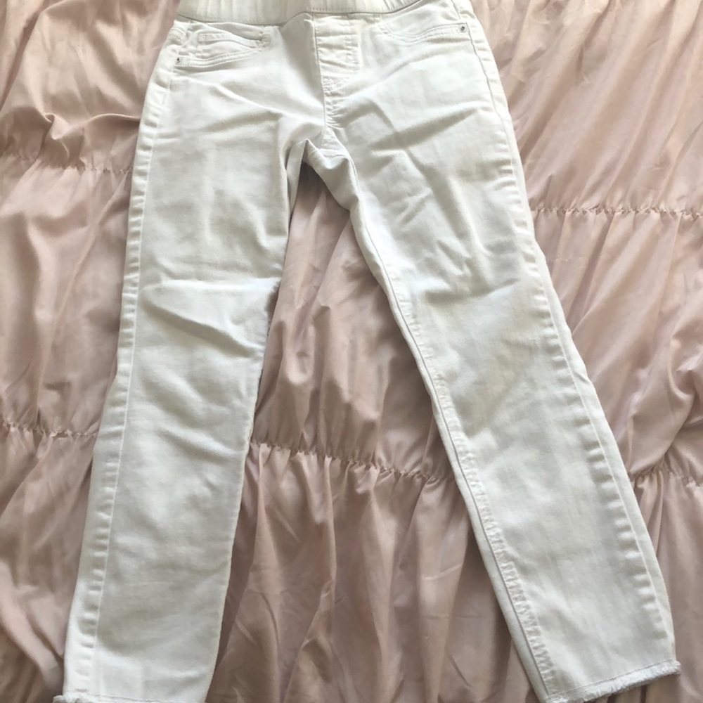 White skinny jeans